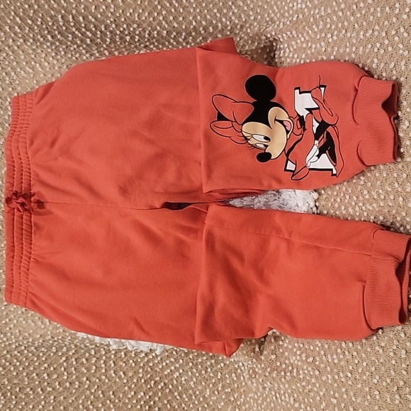 Minnie Mouse Sweatsuit - Picture 9 of 16